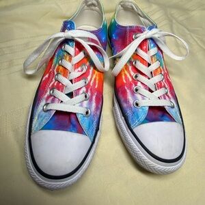 NWOT Converse Tie Dye Sneakers